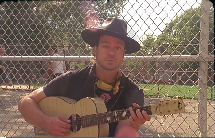 Amos Lee Releases New Video “Worry No More” 